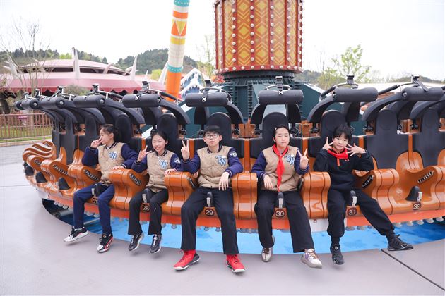 资阳方特见证六年级学子毕业季最美时光