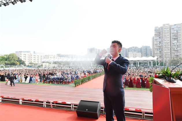 壮观天地，与立苍穹 —— 记棠外高 2026 届高三成人典礼