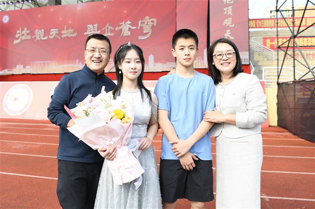 壮观天地，与立苍穹 —— 记棠外高 2026 届高三成人典礼