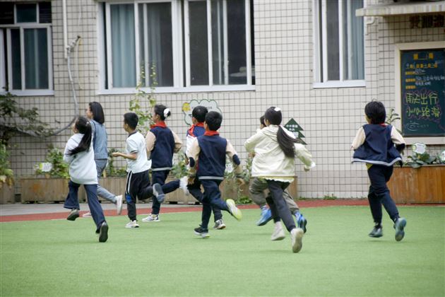 棠外附小成功举行教学区紧急疏散演练