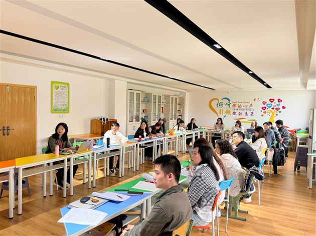 李秀芳外语名师工作坊开展专题研讨活动