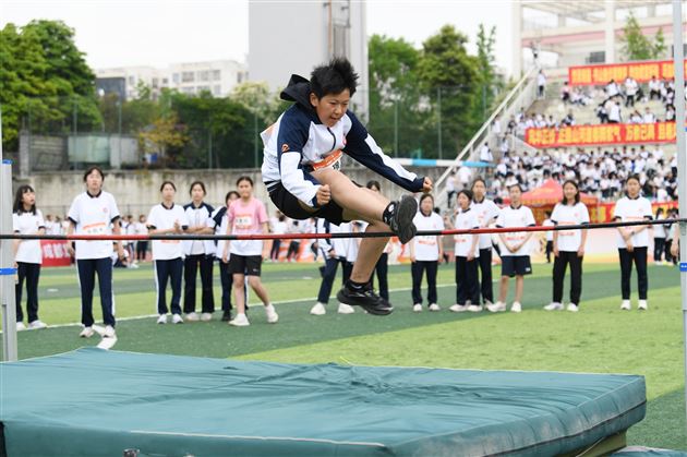 棠外初中“多威杯”第二十二届春季田径运动会顺利举行 