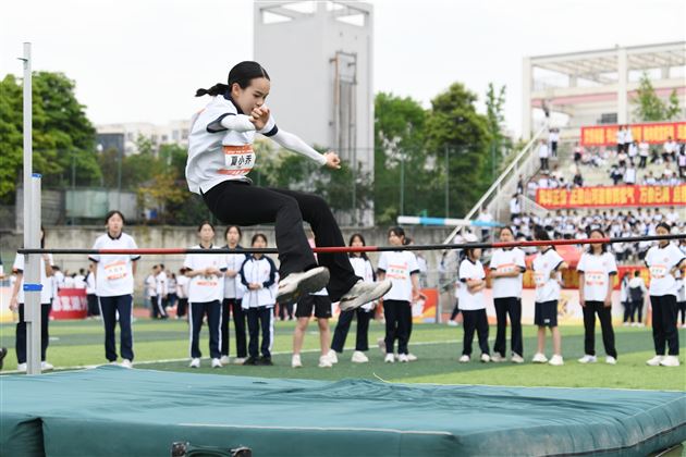 棠外初中“多威杯”第二十二届春季田径运动会顺利举行 