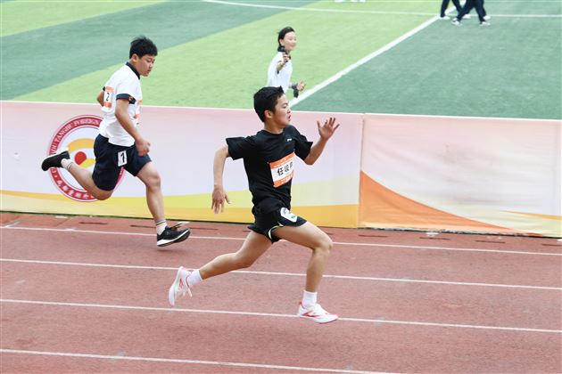 棠外初中“多威杯”第二十二届春季田径运动会顺利举行 