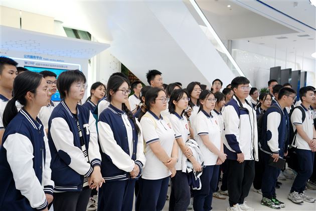 棠外高中开展2026年“五四”青年节特别主题团日活动  