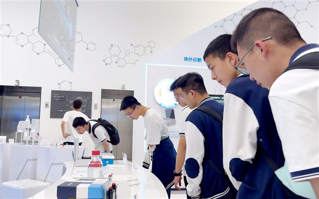 棠外高中开展2026年“五四”青年节特别主题团日活动 