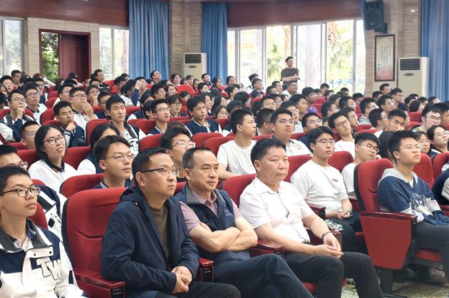 华西临床医学院李真林教授做客棠外生涯规划讲座 