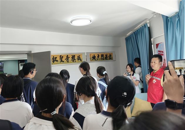 棠外高2025级学子在实践中读懂基层治理