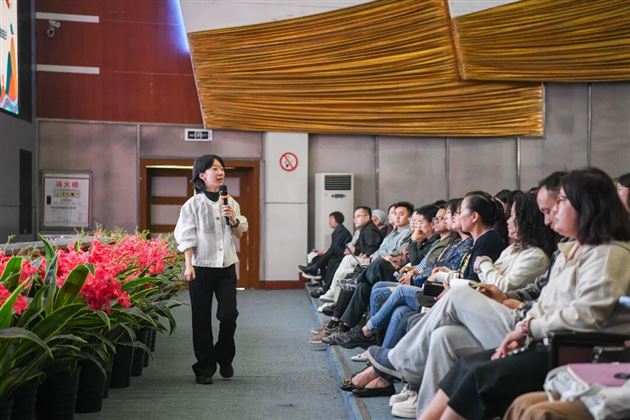 棠外附小成功开展一年级家长学校活动