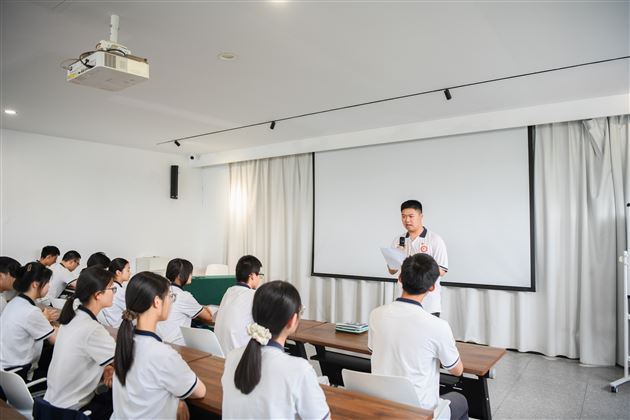 棠外高中青年学生党校专题培训暨2026年“五四”青年节特别主题团日活动