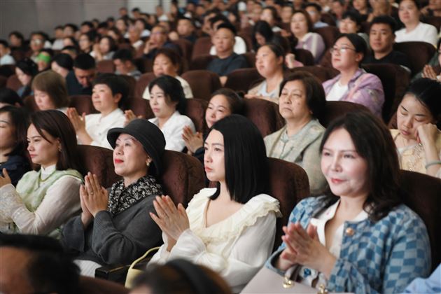 棠外初中举行分年级家长会