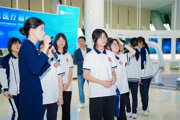 五四燃青春理想 生命筑强国初心——棠外2026年“五·四”青年节特别主题团日活动圆满举行