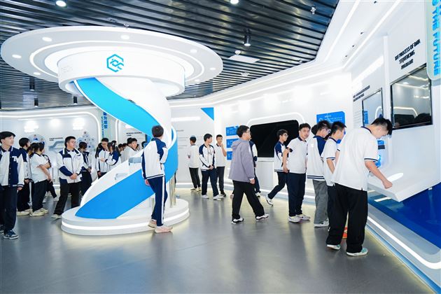 五四燃青春理想 生命筑强国初心——棠外2026年“五·四”青年节特别主题团日活动圆满举行