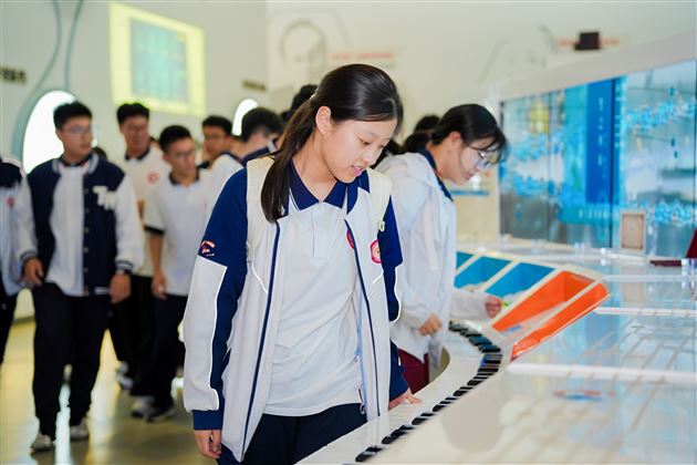 五四燃青春理想 生命筑强国初心——棠外2026年“五·四”青年节特别主题团日活动圆满举行