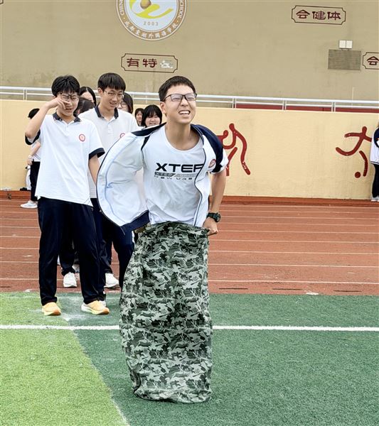 棠外初中开展2023级中考考前“心理与体育融合”趣味活动