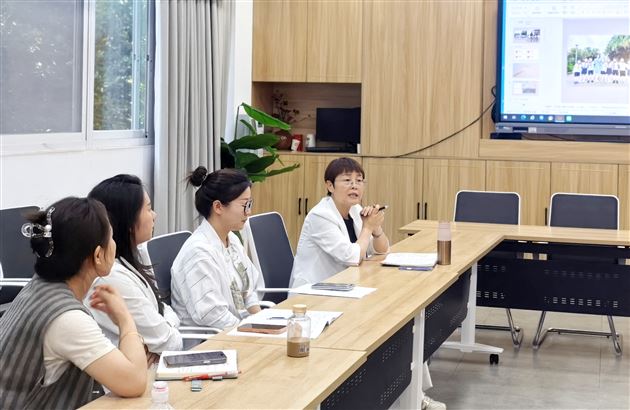 工作室负责人杨梅老师做精彩点评