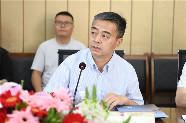 棠外与英国公立高尔中学签署中外合作办学协议 