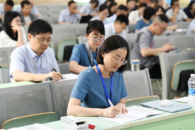 3.现场老师专心听课