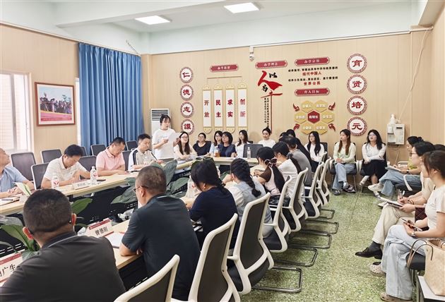 棠外高中召开2026年西华师范大学研究生教育实习交流座谈会