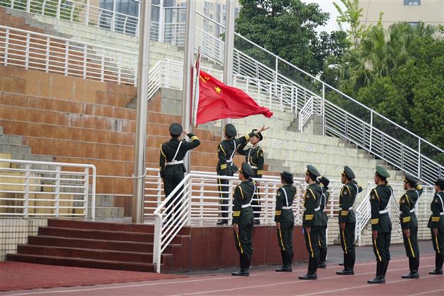 升楼筑梦剑指高三  凌霄有期顶峰相见——棠外高2024级升楼仪式