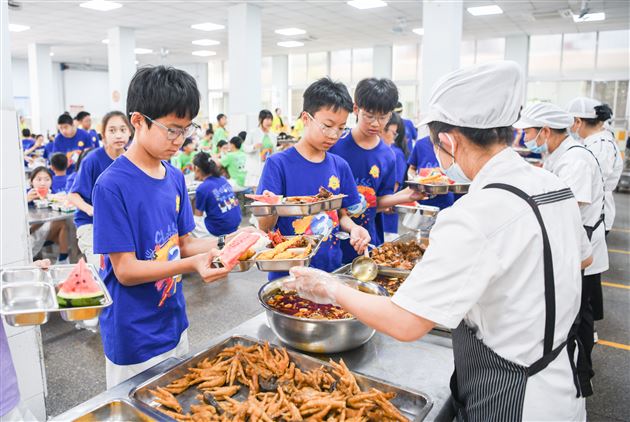 棠外附小隆重举行2026届毕业典礼