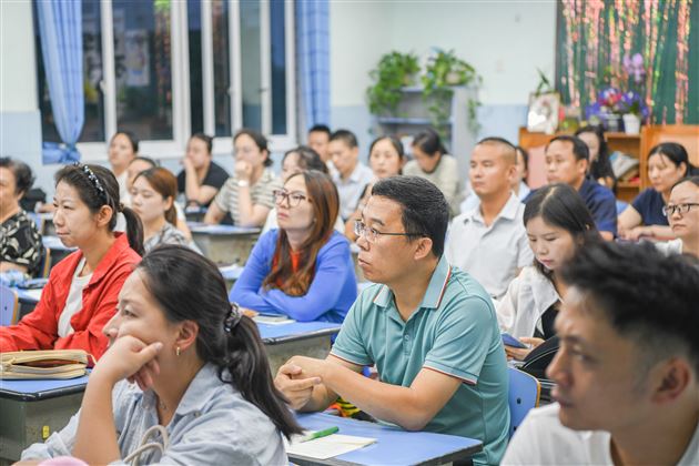 棠外附小顺利召开新学期家长会 