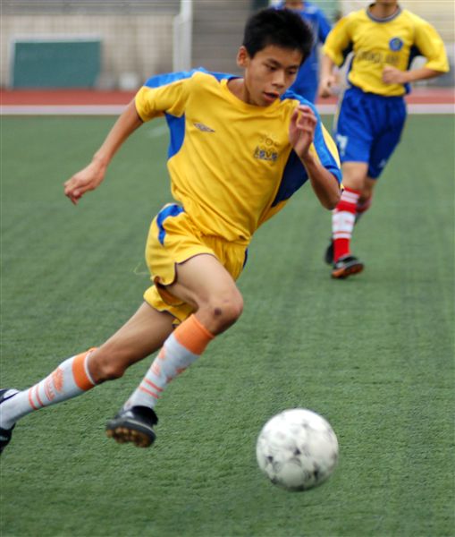 2006年全国少儿足球成都邀请赛在棠湖中学外