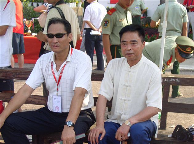 棠中女子足球队获2006年四川省第十届运动会女子足球甲、乙组比赛冠军（现场图片3）