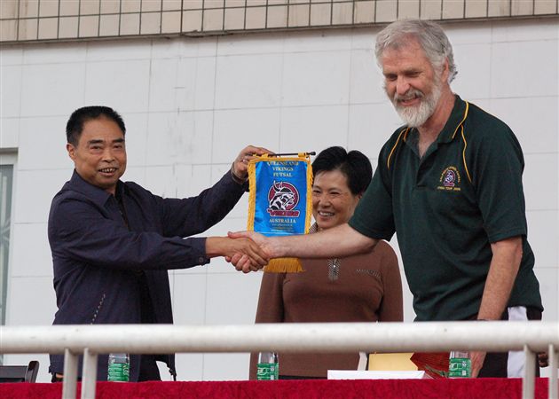 澳大利亚“维京勇士”女子足球队访问棠湖中学外语实验学校(三)