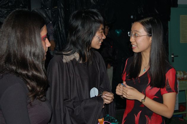 棠外剑桥高中师生喜庆西方传统节日万圣节(一)</p><p>　　