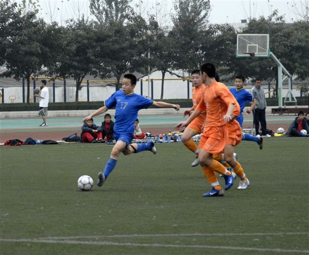 辽宁青少年男子足球队访问棠中外语学校(一)
