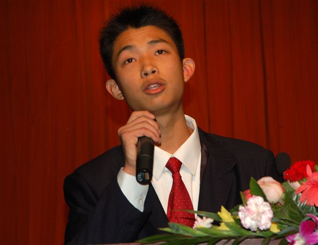 棠湖中学外语实验学校高2009级演讲比赛(九)