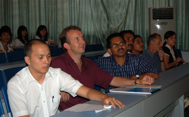 剑桥高中课程2007秋季CAL/PAL学生开学典礼(二)</p><p>　　