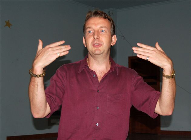 剑桥高中课程2007秋季CAL/PAL学生开学典礼(六)</p><p>　　