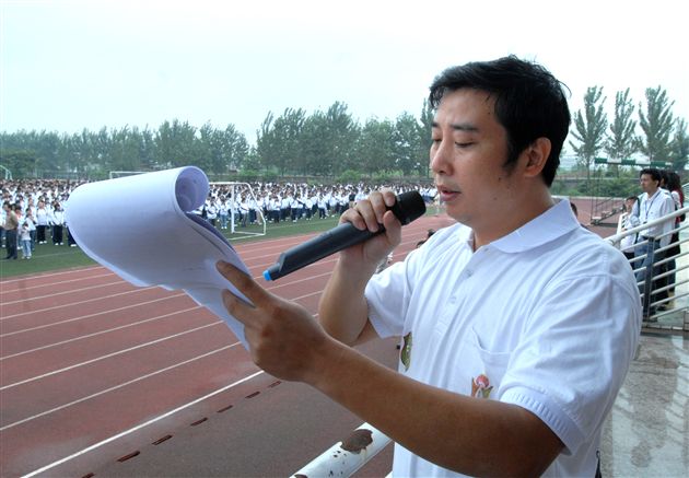 棠湖中学外语实验学校2007-2008学年度第一学期开学典礼暨新生军训汇报演出(九)