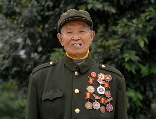  陈绍全：双流金花人，1918年10月生，1939年参加抗日队伍，加入空军部队。曾参加抗日战争、解放战争、抗美援朝，击落敌机八架，立三等功一次，多次受到嘉奖。