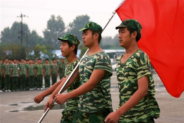 棠湖中学高2011级军训汇演（二）