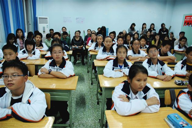  师生都陶醉在孙老师的讲解中