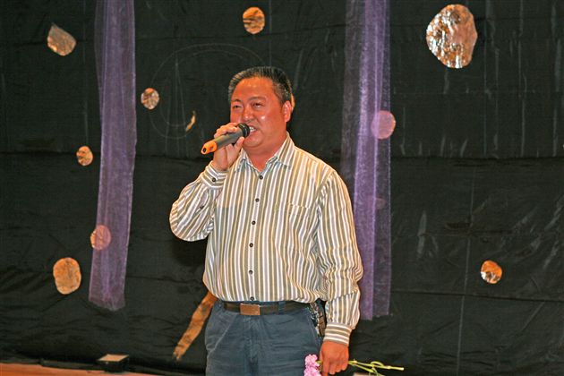 熊校长即兴高歌——《父老乡亲》