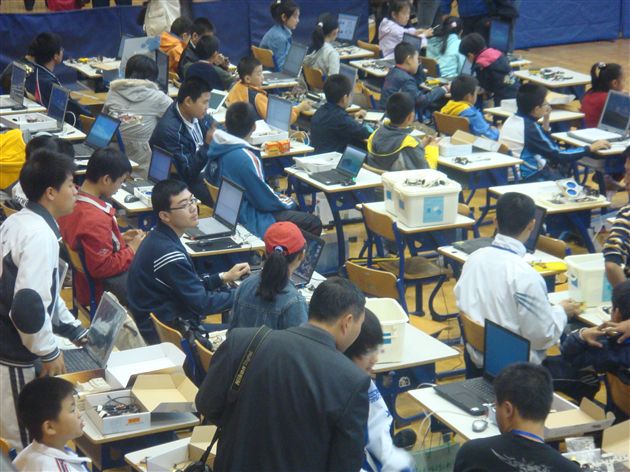 赛前准备一角（一）