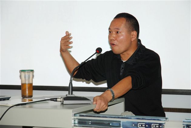 棠外青年教师培训讲座(一)</p><p>　　