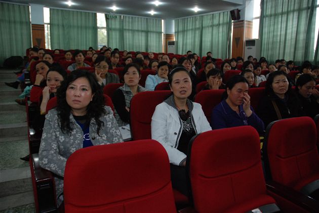 棠中外语学校消防培训(二)</p><p>　　