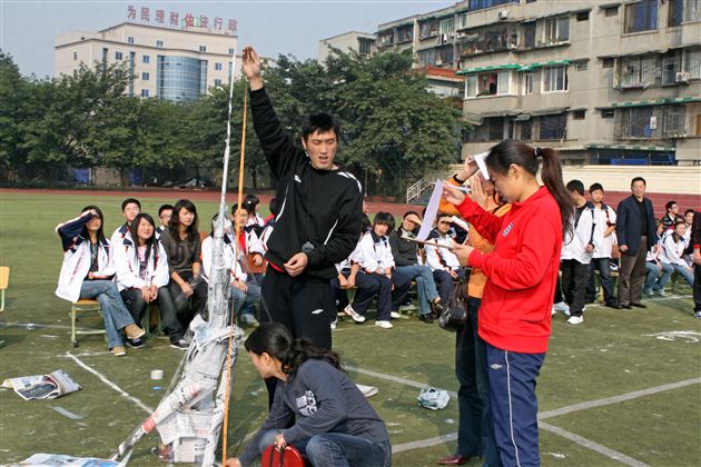 可以丈量的，是积木的高度；无法丈量的，是棠中人的爱心