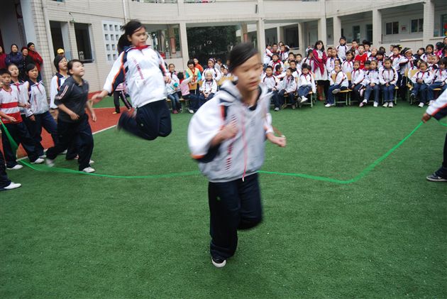 棠外附小第二届长绳比赛(一)