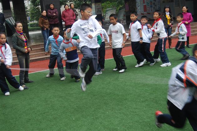 棠外附小第二届长绳比赛(二)