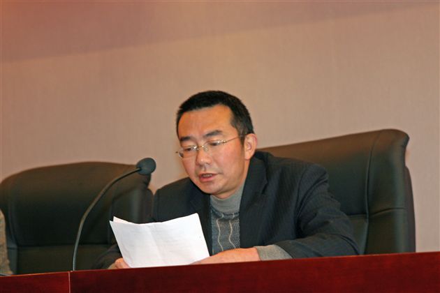 副校长刘凯宣布棠湖中学高2009届年级班级高考目标