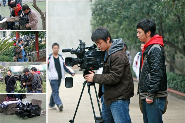 四川电视台记者作赛场实况录播