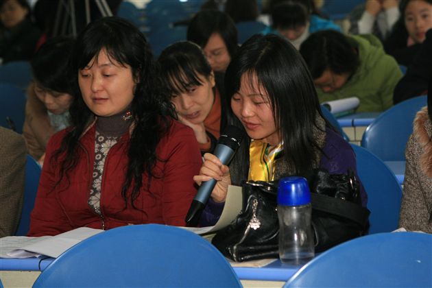 听课教师积极评课（二）