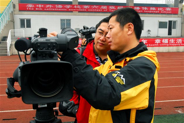 央视五台《足球之夜》栏目关注棠外男足班发展(一)