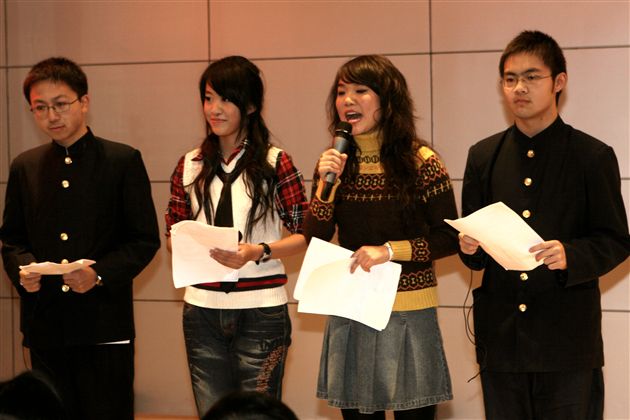 主持人——杨翰（16班）、白马央珍（17班）、刘思涵（5班）、汪建杰（7班）